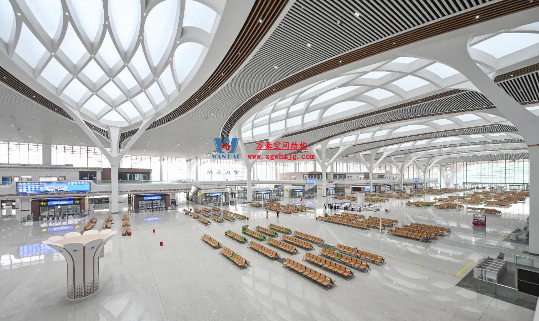 重慶東站:揭開“西部高鐵新地標”神秘面紗 重慶東站:揭開“西部高鐵新地標”神秘面紗