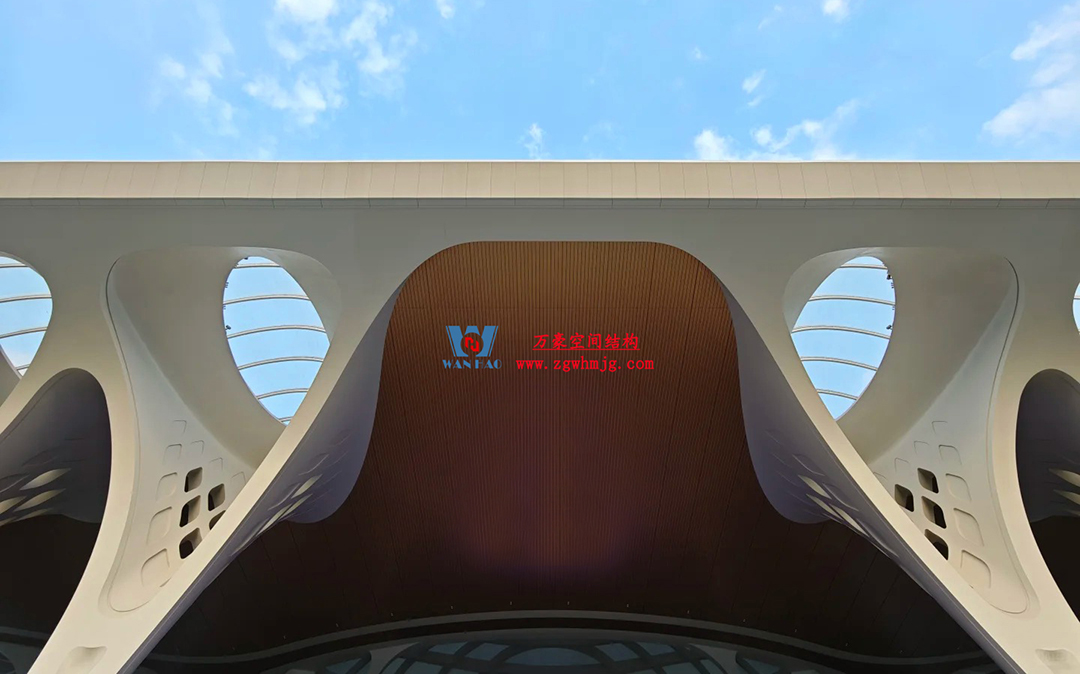 重慶東站:揭開“西部高鐵新地標”神秘面紗 重慶東站:揭開“西部高鐵新地標”神秘面紗